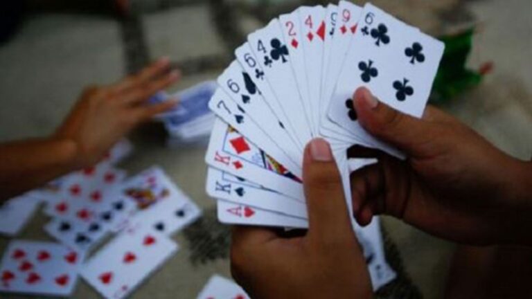 जुवातास खेलिरहेका २५ जना पक्राउ : नगदकै लोभले बढ्दैछन् अपराध