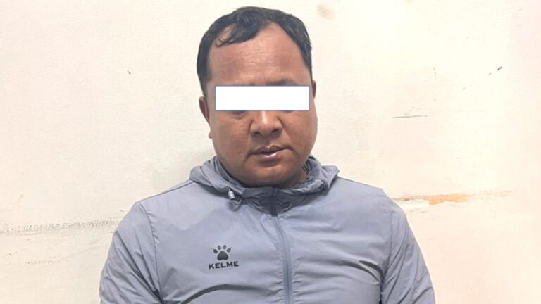 अध्यागमनमा ‘सेटिङ’ भन्दै प्रतिव्यक्ति १ लाख असुल्ने गिरोह पक्राउ, नगद अर्थतन्त्रकै कारण यस्तो ठगी सम्भव