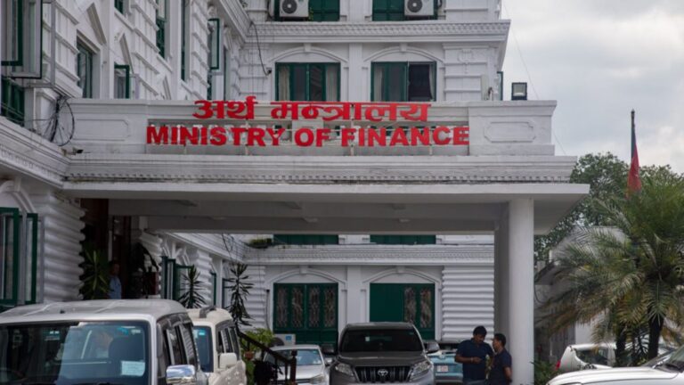 राजस्व लक्ष्य ८२.६०% मात्र पूरा, नोट खारेजी नगर्दा सरकार स्वयं कमजोर बनियो?