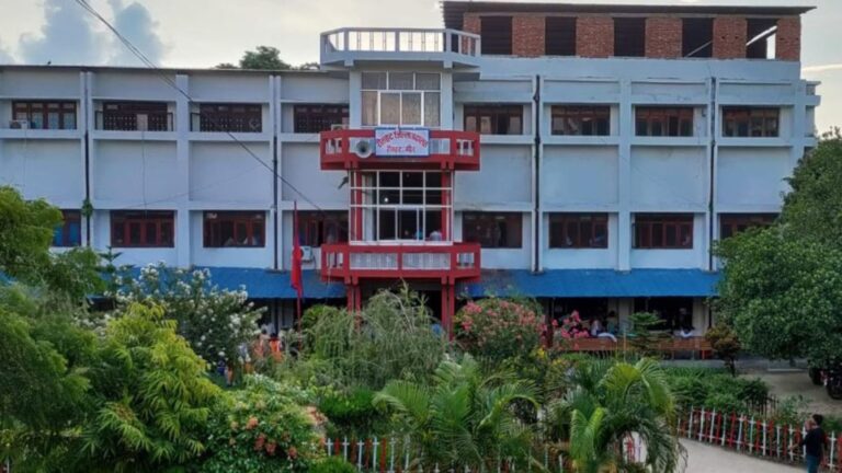 रौतहट अदालत कर्मचारी ५० हजार घुससहित पक्राउ: नगद प्रवृत्ति र पारदर्शी प्रणालीको अभावले भ्रष्टाचार बढ्दै