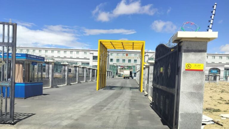 मुस्ताङ भन्सारको राजस्व वृद्धि: नगद कारोबारले अझै सम्भावना गुमायो